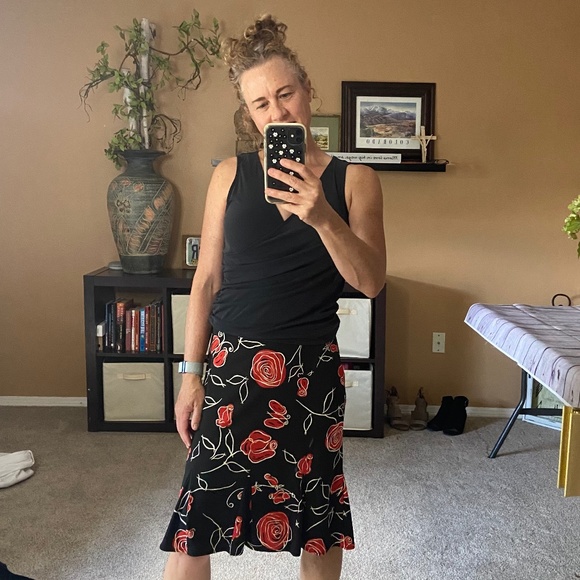 Loft Floral Skirt - Picture 3 of 13